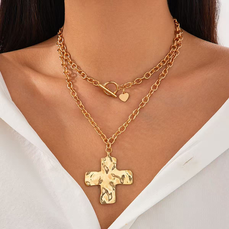 Hot sale Gold Layered Chunky C - Cross Pendant Necklace Gold recension och pris